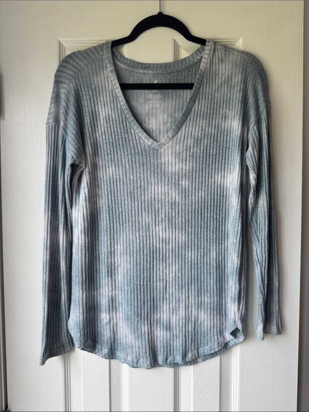 American Eagle Light Blue Tie-Dye Ribbed V-Neck Long Sleeve Top Soft & Sexy